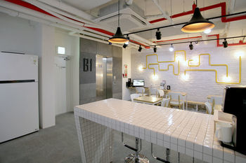 Hotel K-pop Tower 2*