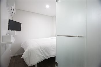 K-pop Tower Hotel 2*